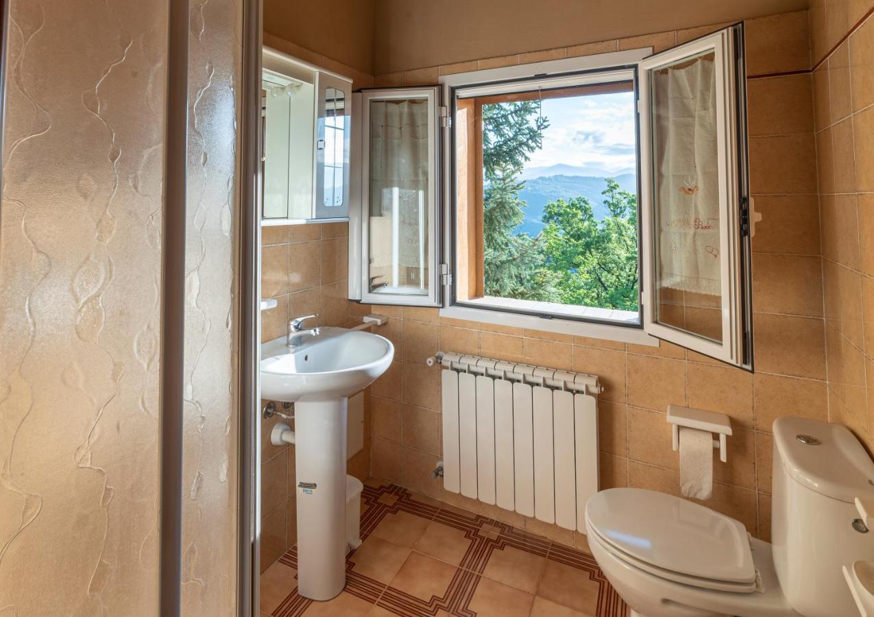 Casetta Maduneta Immersa In Un Oliveto Dolceacqua Eksteriør billede